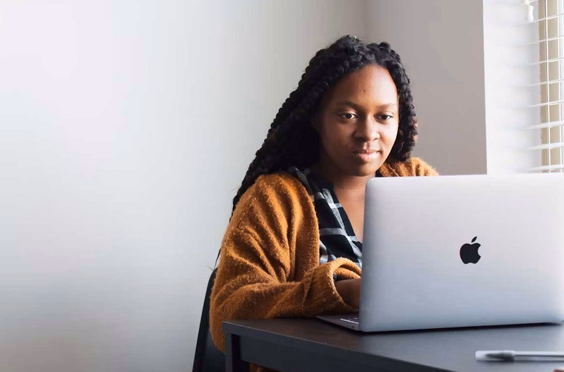 Hausse de 2,5 points du chômage des jeunes en un an : les explications de la ministre déléguée Sabrina…