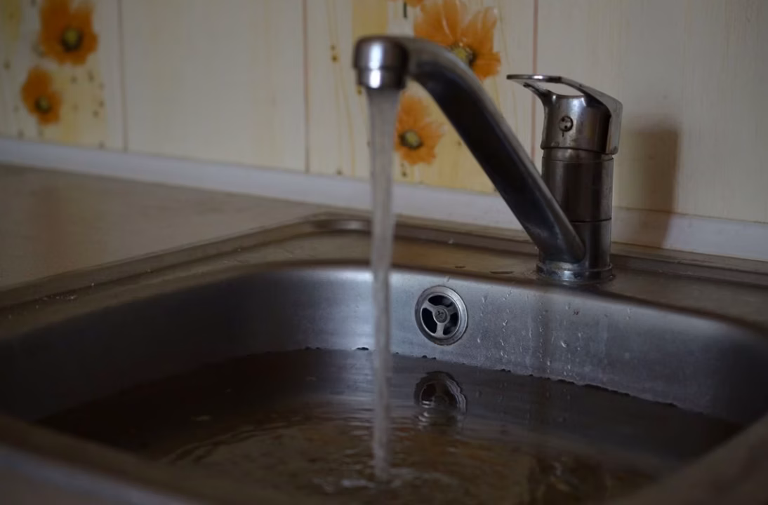 Surconsommation d&rsquo;eau sans fuite : qui doit payer la facture ?